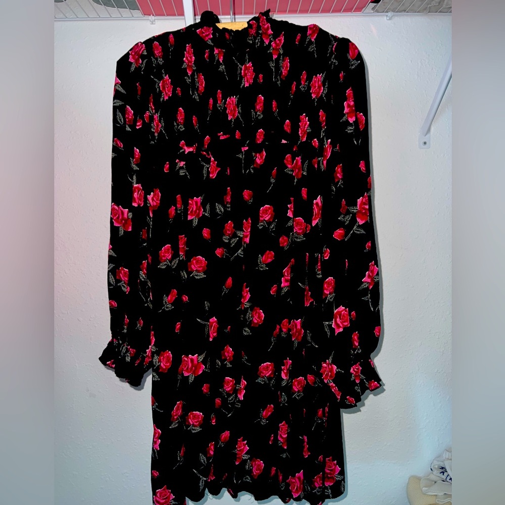 Romantic| Vintage| Victorian| Roses date night black and red dress size medium